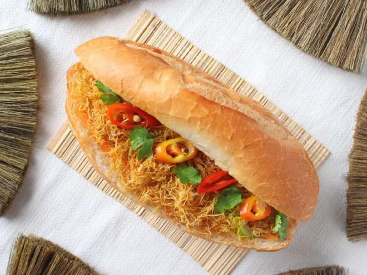 Bánh mì chà bông gà - Phan Đình Phùng nổi tiếng Cần Thơ