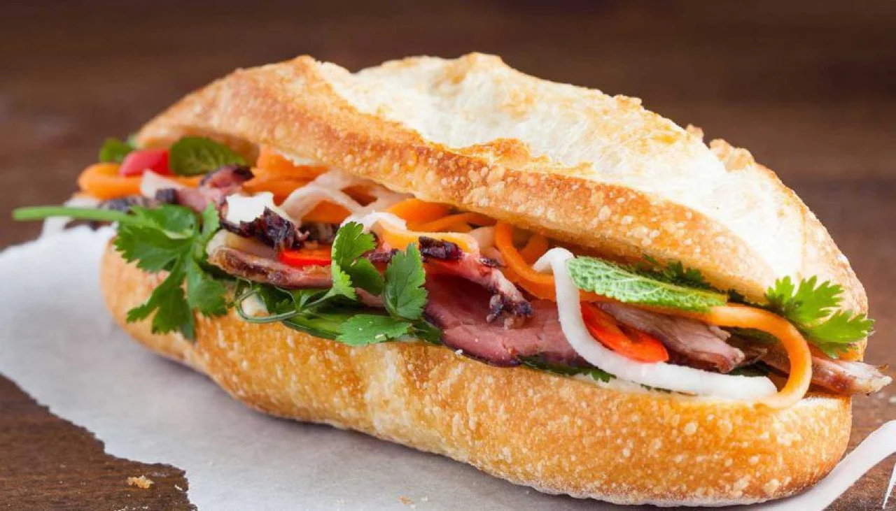 Hai Chị Em - Bánh Mì ngon Hùng Vương Cần Thơ